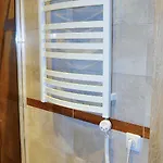 Franny's Bees Apartman *