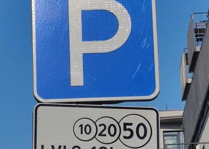 Franny's Bees * فيلنيوس